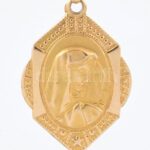 Arany (Au/18k) nyaklánc, medállal, h: 54 cm, nettó: 4g, jelzett.