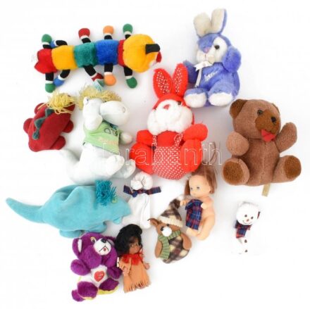 13 db vegyes plüssállat, figura, baba