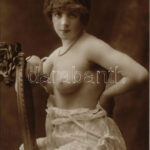 Meztelen erotikus hölgy neglizsében / Vintage erotic nude lady in negligee (non PC)