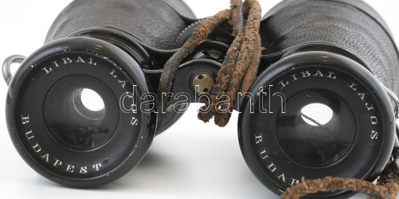 Antik távcső, optikán jelzett: 'Libál Lajos Budapest', 1900 körül. Fém, bőr borítással, kis kopásnyomokkal, 12x10,5 cm. Kopott bőr tokban. / Antique binoculars, in worn leather case - Image 2