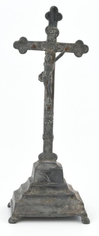 Ón feszület XIX. sz. Krisztus egyik keze hiányzik. 27 cm
