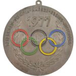 Németország 1977. 'XX. Olimpia, München, 1972. - Bernd Kannenberg - az 50km-es gyaloglás olimpiai bajnoka' kétoldalas, ezüstözött, festett bronz emlékérem füllel (80mm) T:2 kopott ezüstözés, ph Germany 1977. 'XX. Olympia, Munich, - Image 2