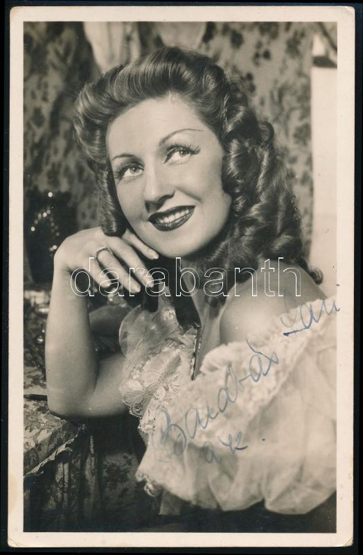 Barabás Sári (1914-2012) opera-énekesnő aláírása őt ábrázoló fotólapon