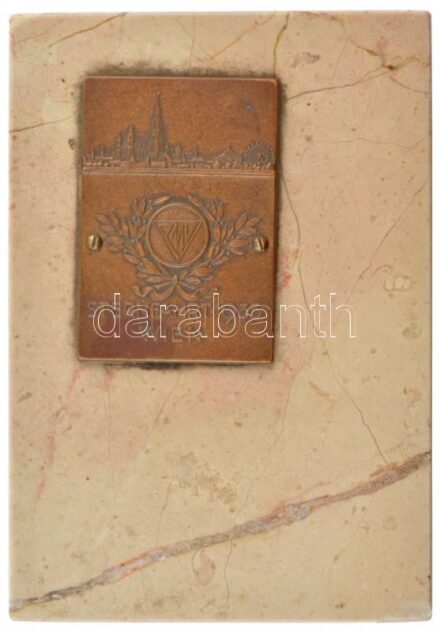 Ausztria 1933. 'PMV (Puch Motor Klub) gyűlés, Bécs' egyoldalas fém plakett (58x40mm) sérült márvány talapzatra erősítve (127x88mm) T:2 Austria 1933. 'PMV (Puch Motor Verein) Sternfahrt, Wien' one-sided metal plaque (58x40mm) attached to