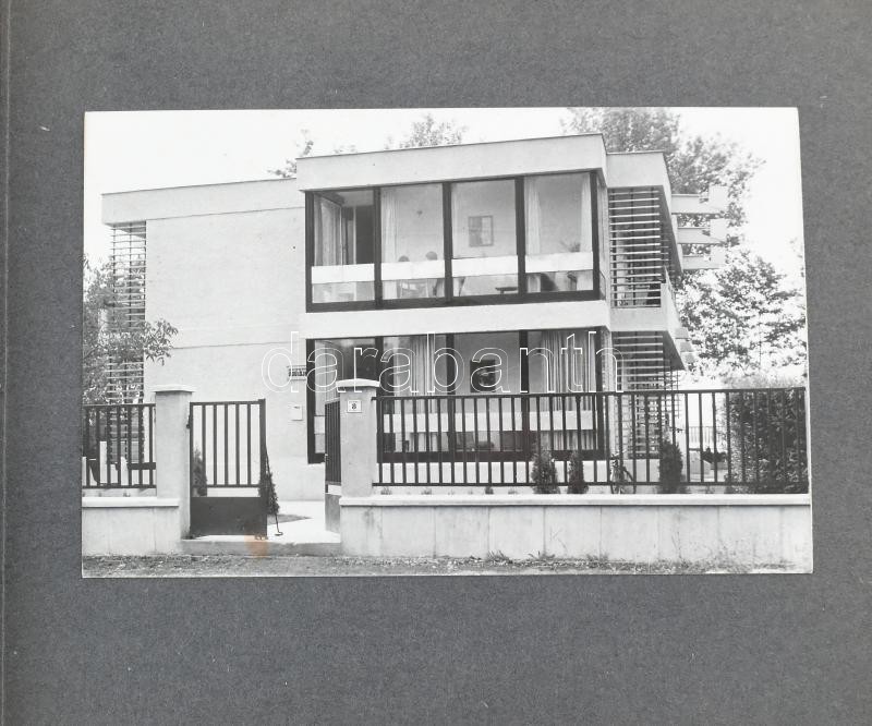 cca 1950-1970 Építészeti fényképalbum, kb. 40-50 db fotó, nagyrészt szocreál épületek, járművek. Harántalakú, zsinórfűzéses albumban, 14x9 cm méretben