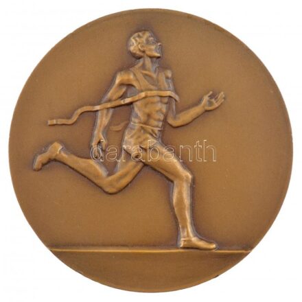 1977. 'Medzinárodný beh Oslobodenia - Komárno-Komárom - Felszabadulás Futóverseny' kétoldalas Br emlékérem (70mm) T:1-