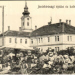 Nagykőrös, Járásbírósági épület, katolikus templom, piac. Székely Albert kiadása