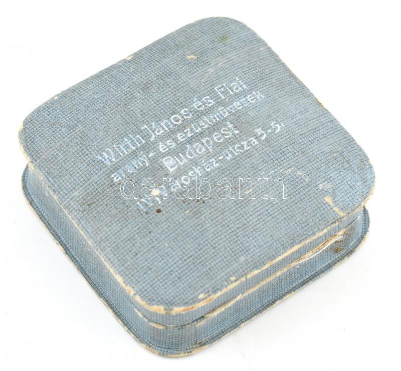 cca 1910 Wirth János és Fiai arany- és ezüstművesek Bp. régi ékszeres kartondoboz, kopásnyomokkal, 5x5 cm