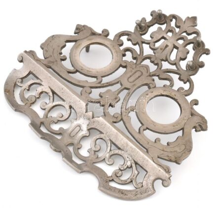 Dekoratív asztali tartóállvány, fémöntvény, jelzett, kopásnyomokkal, 23x23 cm