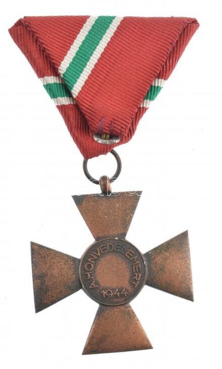 1944. 'Bronz Polgári Honvédelmi Érdemkereszt' bronzozott hadifém kitüntetés mellszalagon, eredeti, kissé sérült tokban T:1-,2 patina, kopott bronzozás / Hungary 1944. 'Bronze Civil Home Defence Cross' bronzed war metal decoration with