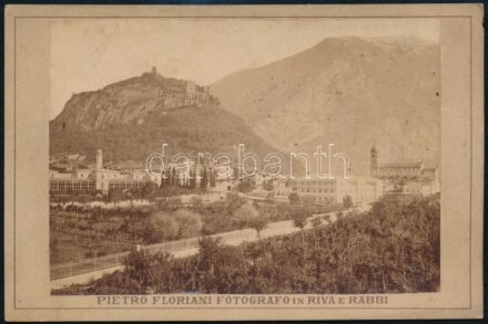 cca 1880 Riva, Olaszország, erőd és városkép, keményhátú fotó Pietro Floriani műterméből, 11×16 cm / Riva, Riva del Garda, fortress, Italy