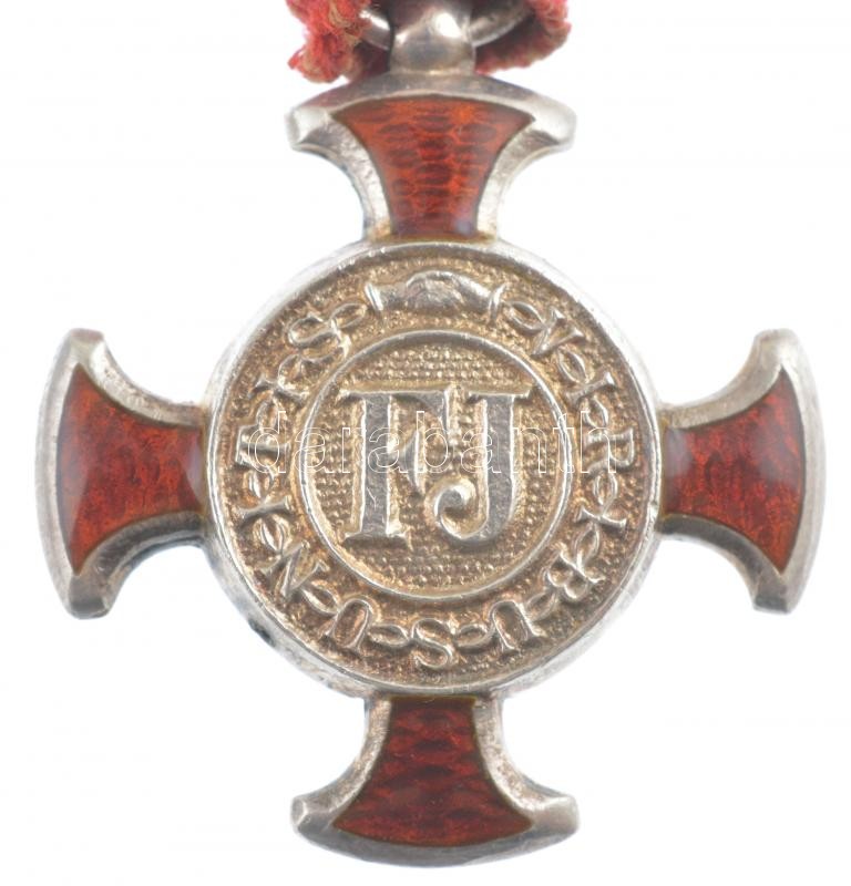 1869. 'Ezüst Érdemkereszt vörös szalagon' karikán jelzett Ag kitüntetés mellszalagon, 'WILH. KUNZ - WIEN X' gyártói jelzéssel T:1-,2 patina, kis kitörés, kopottas mellszalag / Hungary 1869. 'Silver Merit Cross on red ribbon' hallmarked - Image 3