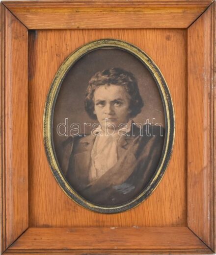 Antik, 1900 körüli dekoratív, ovális fém peremmel díszített fakeret, Korabeli Beethoven heliogravűrrel, Franz Hanstaengl kiadása, keret hátoldali védőlapja kissé sérült, 13×9 cm