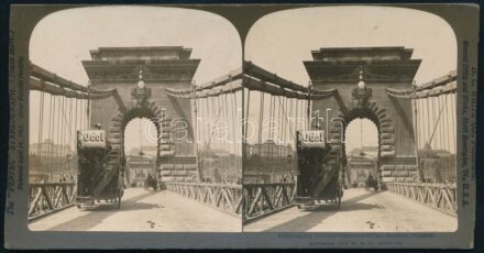 1903 Budapest, Lánchíd, rajta kocsi Odol reklámmal, sztereófotó, vágott karton, 8,5×17 cm