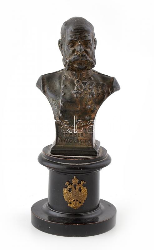 Jelzés nélkül: I. Ferenc József magyar király. Ón, fa talapzaton, m: 21 cm