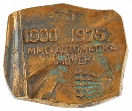 1975. 'MMG (Mechanikai Mérőműszerek Gyára) Automatika Művek 75 éves' egyoldalas, öntött bronz plakett (102x121mm) T:2 patina