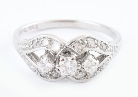 14k fehérarany (Au) gyűrű cca 0,5 ct gyémánttal, jelzett, 3,4 g, m: 55