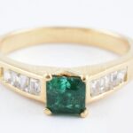 14k arany (Au) gyűrű smaragddal 0,5ct br 3 g, m: 51