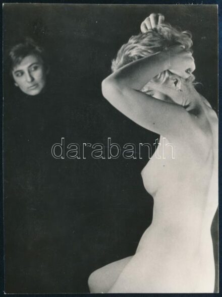 Gyiraszin Ida (?-): A modell, fotó, hátoldalon feliratozva, 11,5×8,5 cm