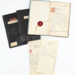 1931-1946 Szepesy Béla (1913-2001) nyelvész leckekönyvei, 3 db + papírok