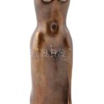 Sztrákos László (1954): Melancolia, öntött, patinázott bronz, márvány talapzaton. m:30 cm, Jelezve: Sztrákos. Számozott: 1/1.
