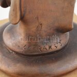 Sztrákos László (1954): Melancolia, öntött, patinázott bronz, márvány talapzaton. m:30 cm, Jelezve: Sztrákos. Számozott: 1/1. - Image 4