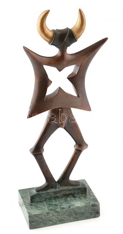 Sztrákos László (1954): Táncoló sámán, öntött, patinázott bronz, márvány talapzaton. m:40 cm, Jelezve: Sztrákos