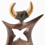 Sztrákos László (1954): Táncoló sámán, öntött, patinázott bronz, márvány talapzaton. m:40 cm, Jelezve: Sztrákos - Image 2