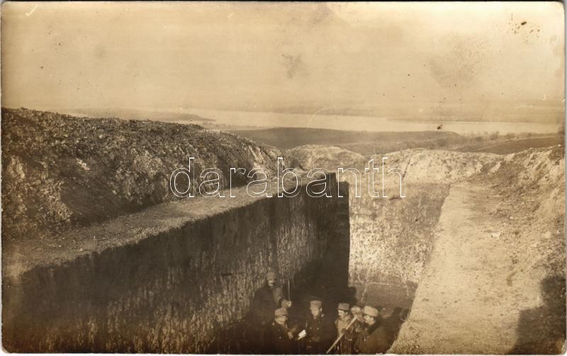 Osztrák-magyar katonák csoportja / WWI Austro-Hungarian K.u.K. military, group of soldiers. photo (fl)