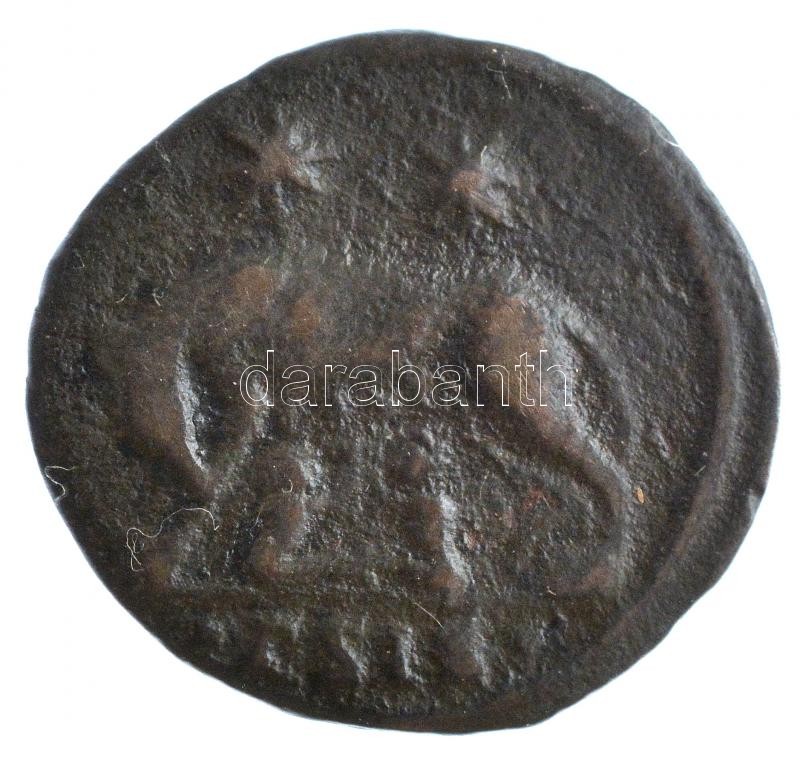 Római Birodalom / Siscia / I. Constantinus 331-334. AE3 Cu (2,05g) T:2-,3 Roman Empire / Siscia / Constantine I 331-334. AE3 Cu 'VRBS ROMA / ** - dot gamma SIS dot' (2,05g) C:F RIC VII 222 - Image 2