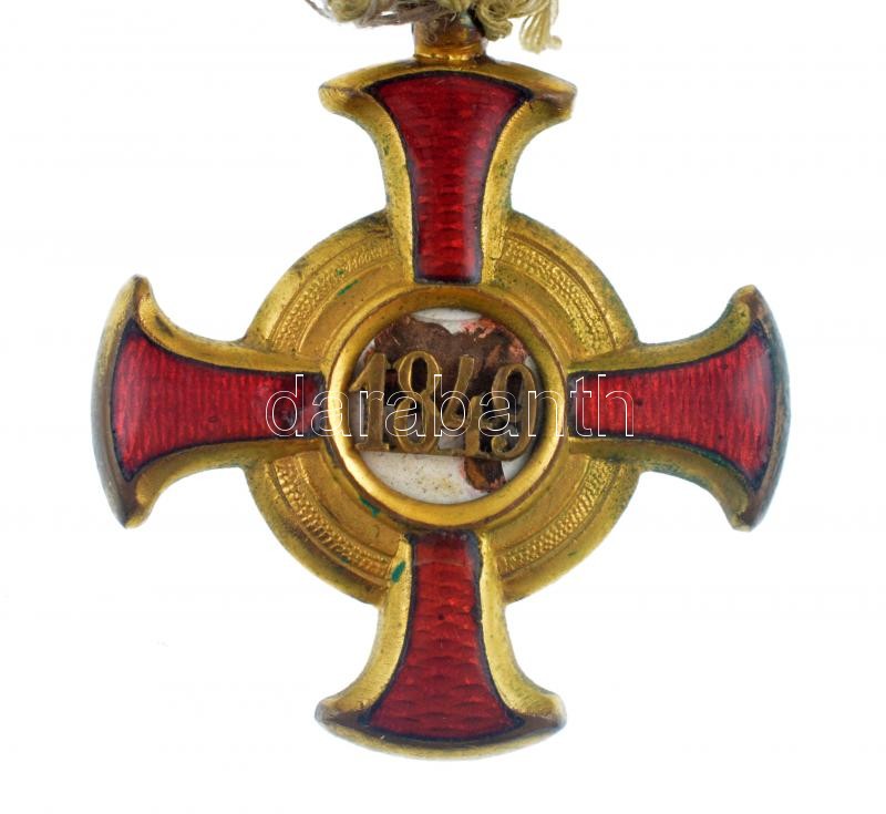 1869-1914. 'Arany Érdemkereszt' aranyozott, zománcozott bronz kitüntetés 'MAYERS SÖH - IN WIEN' gyártó jelzéssel és csillag beütéssel, eredeti szalagon, kardokkal T:2 zománchibák Hungary 1869-1914. 'Golden Merit Cross' gilt, enamelled - Image 4