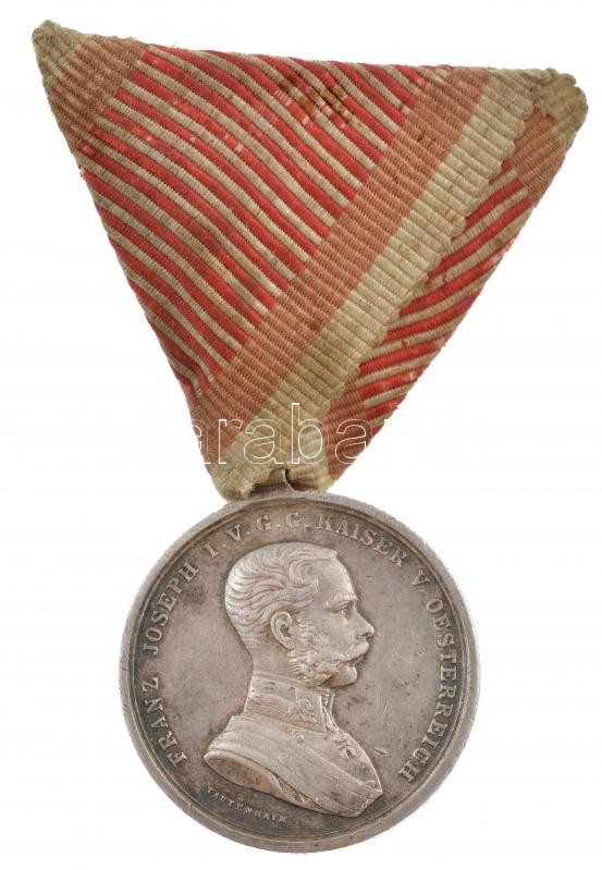 1914. 'Ferenc József II. osztályú Ezüst Vitézségi Érem' jelzetlen Ag kitüntetés mellszalaggal. Szign.: Tautenhayn T:2 Hungary 1914. 'Silver Gallantry Medal, 2nd Class' Ag decoration without hallmark, with ribbon. Sign.: Tautenhayn