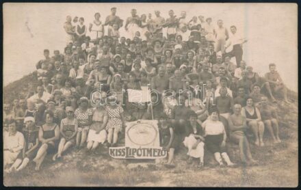 cca 1920 Kiss Lipótmező, csoportkép, fotólap, 9×14 cm