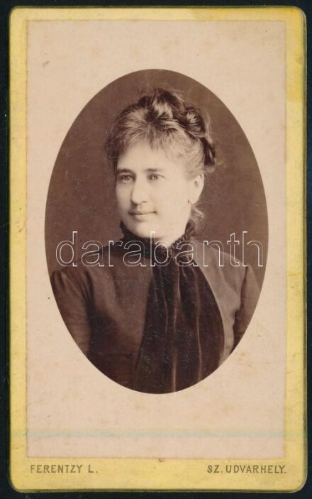 cca 1880 Hölgyportré, keményhátú fotó Ferentzy székelyudvarhelyi műterméből, 10,5×6,5 cm