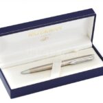 Waterman Paris golyóstoll, eredeti díszdobozában, szép állapotban, h: 13 cm