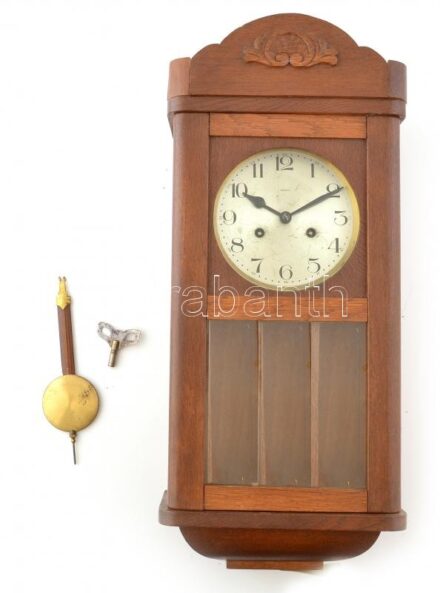 Kienzle falióra. Jelzett, felesütős, ingajáratos. Friss szervízzel, működik. Kulccsal 65 cm