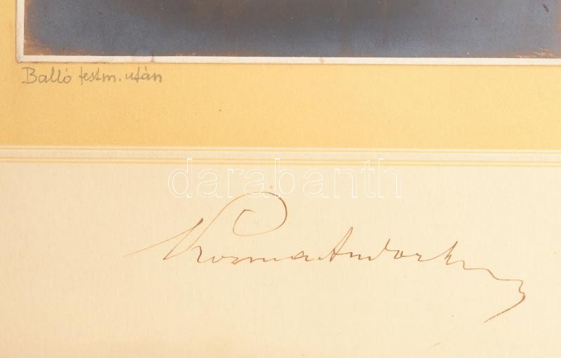 Kozma Andor (1861-1933) költő, műfordító autográf aláírása egy őt magát ábrázoló, Balló Ede festménye után készült fotó alatt. kartonra kasírozva. 35x28 cm - Image 2