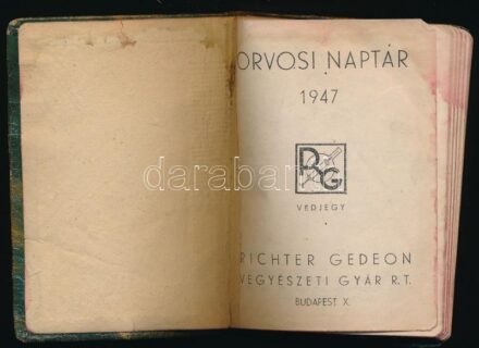 Richter orvosi naptár 1947. Bp., Richter Gedeon Vegyészeti Gyár Rt., 128 p. Zsebnaptár, benne a Richter gyár képe és készítményeinek jegyzéke. Bőrkötésben, helyenként foltos.