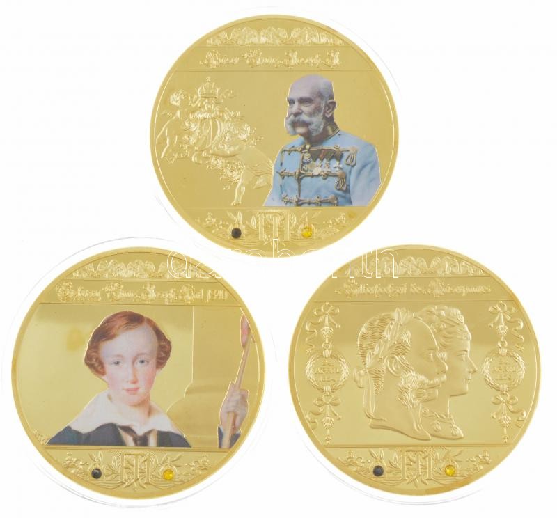 DN 3 darabos Ferenc Józsefet életének különböző szakaszaiban ábrázoló, részben multicolor festett emlékérem tétel (70mm) T:PP egyiken fo.