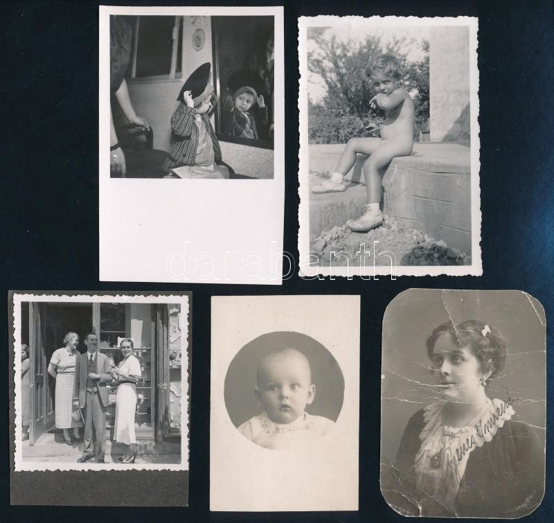 cca 1915-30 Beszterce/Bistritz/Bistrita, magyar család tagjairól készült össz. 9 db fotó, többségében névvel feliratozott, részben datált gyerekportréval, 2 db sérült 7×5 és 13x9 cm közörii méretekben /9 photos of a Hungarian