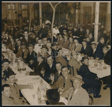 cca 1930-1940 Bp., vasutas bál, hátoldalán pecséttel jelzett fotó (Sass Fotoriporter), 18x17 cm