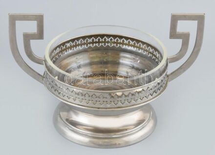 Art Deco kínáló, fém, üvegbetéttel, jelzés nélkül, kopott, m: 17,5 cm