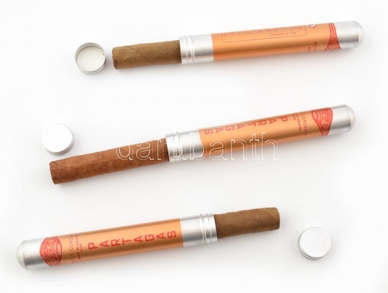 Partagas szivar, 3 db, h: 12 cm
