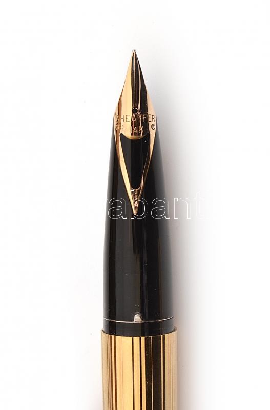 Sheaffer Imperial 797 töltőtoll - aranyozott bordázott, finom V-betétes 14k tollhegy (szinte újszerű, jól működik) eredeti dobozában. - Image 2