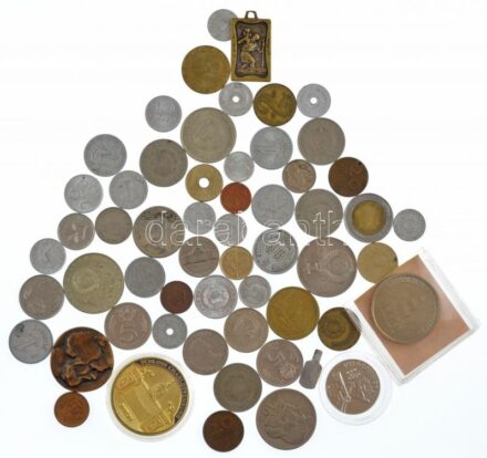 ~55db-os magyar és külföldi, főleg érméből álló tétel, közte forgalmi emlékpénzekkel és emlékérmekkel T:vegyes ~55pcs Hungarian and foreign lot, mostly with coins, within some circulating commemorative coins and medallions C:mixed