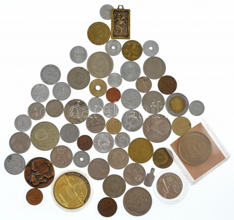 ~55db-os magyar és külföldi, főleg érméből álló tétel, közte forgalmi emlékpénzekkel és emlékérmekkel T:vegyes ~55pcs Hungarian and foreign lot, mostly with coins, within some circulating commemorative coins and medallions C:mixed