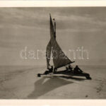 1940 Balaton, téli sport a befagyott tó jegén, jégvitorlázás