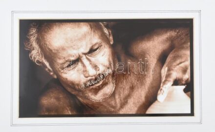 Robert Duncalf: Indián keramikus. Fotópapír, paszpartuban, jelzés nélkül, 19,5x36cm