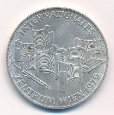 Ausztria 1979. 100Sch Ag 'Bécsi Nemzetközi Központ' T:1-,2 kis patina Austria 1979. 100 Schilling Ag 'Vienna International Center' C:AU,XF small patina Krause KM#2944