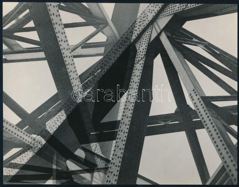 cca 1938 Danassy Károly (1904-1996) budapesti fotóművész hagyatékából 1 db későbbi nagyítás (cca 1978), jelzés nélkül, ezüst zselatinos fotópapíron (vasúti híd, dupla expozícióval), 17x21,7 cm